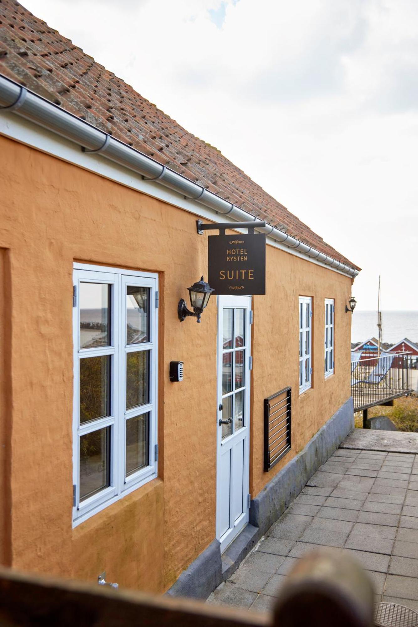 Hotel Kysten Hasle Exterior photo