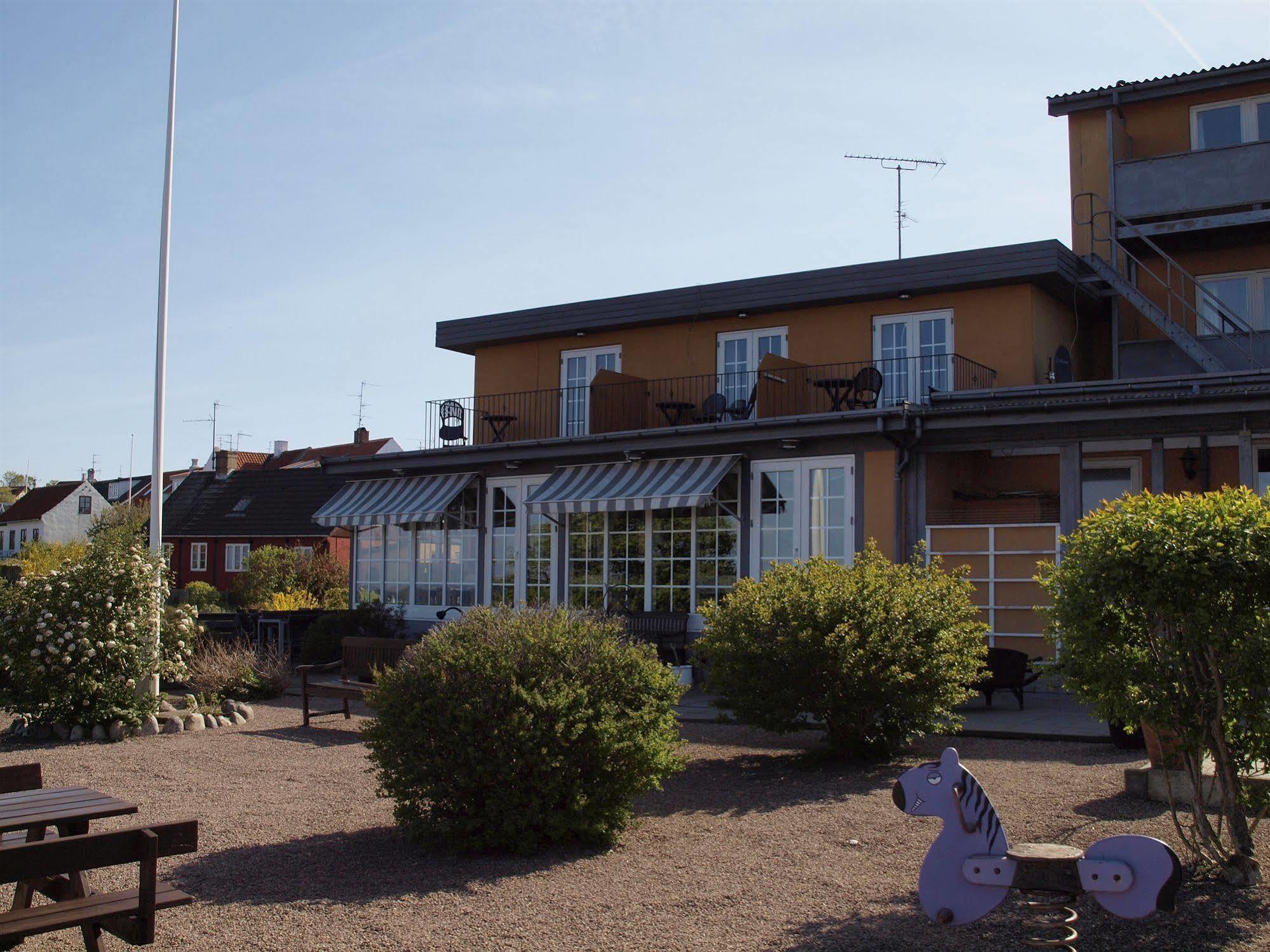 Hotel Kysten Hasle Exterior photo